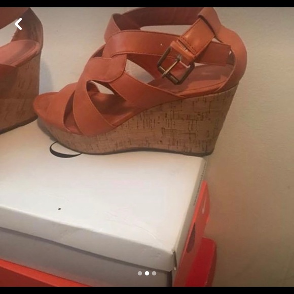 NINE WEST WEDGE SIZE 7 - Picture 2 of 3